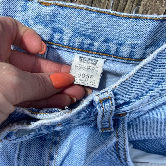Vintage Levi’s Cut Off Denim Shorts Size 28 - Picture 10 of 12